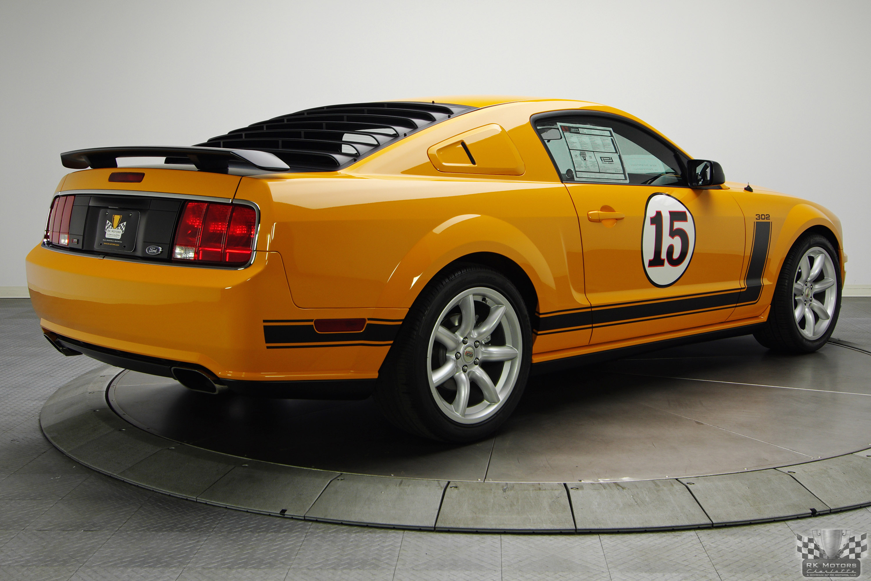 2007 Ford mustang saleen/parnelli jones #3