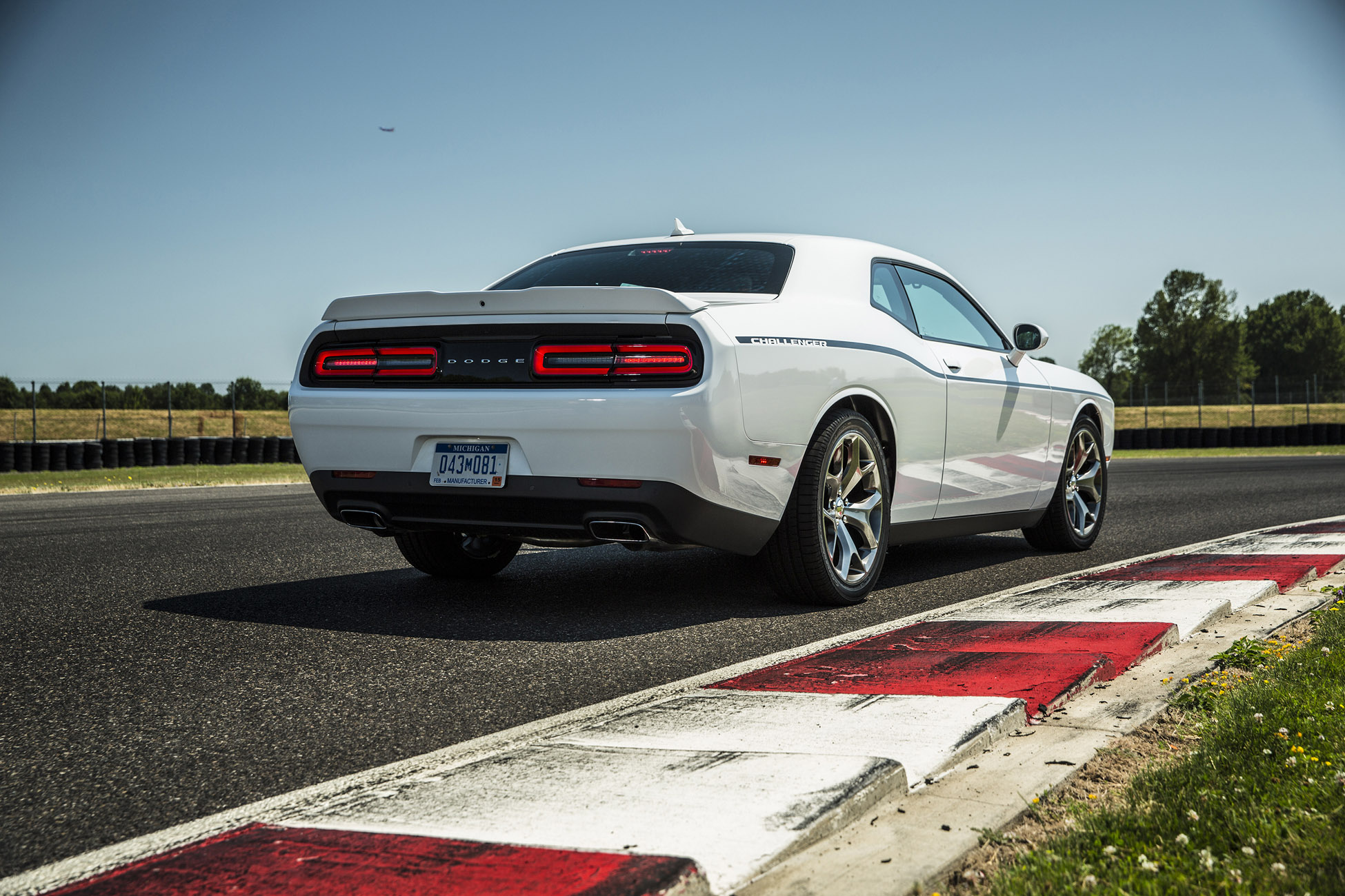 2015 Dodge Challenger Earns 5 Star Safety Rating Muscle Cars News And