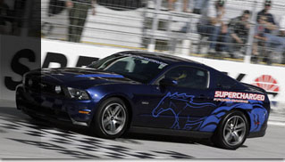 David Ragan sets new record in 2011 Ford Mustang GT - Muscle Cars Blog