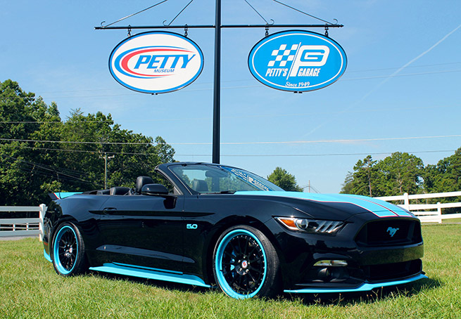 2015 Pettys Garage Mustang GT King Edition Front 